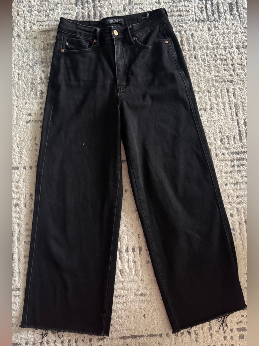 EUC Judy Blue Black Wide Leg Crop Jeans Raw Hem Size 5/27